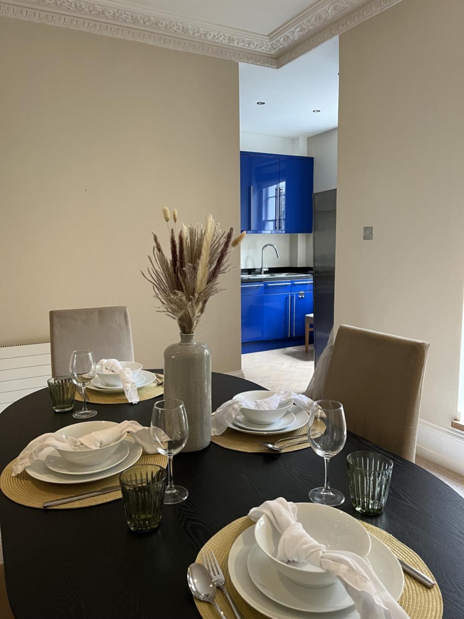 Luxury 2 Bed Flat In Prime Chelsea Location *